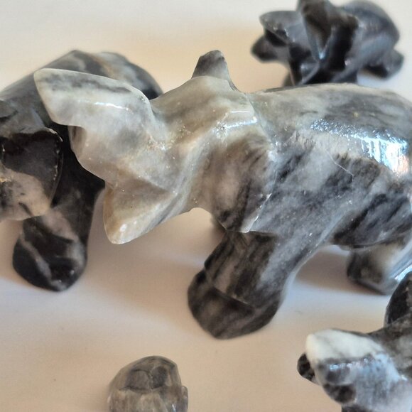 Family of 6 Grey Marble Elephant Figurines | Hand-Carved Natural Stone | Graduat - Picture 5 of 5